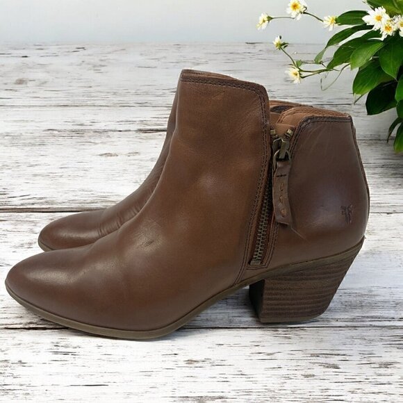 Frye Judith Double Zip Western Ankle Boot Brown Wheat Leather Size 9 Medium - Picture 1 of 13